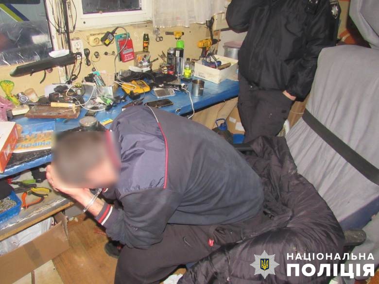 У Києві засуджено злочинця, який кинувся з ножем на жінку, після ії відмови у стосунках (ФОТО)