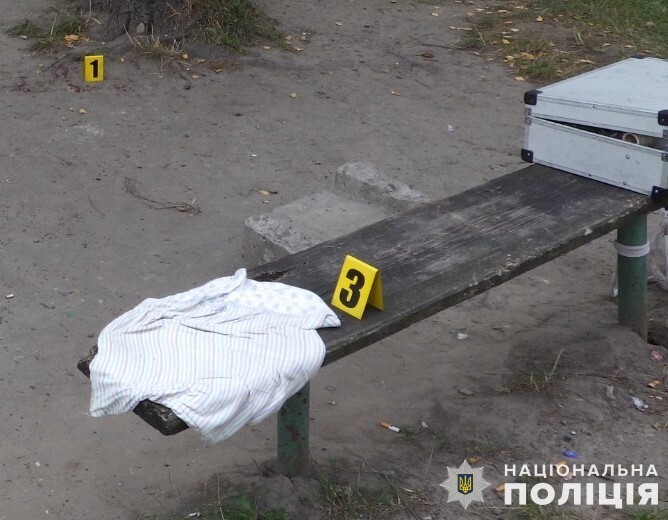 На Львівщині неадекватний перехожий зарізав жінку та напав на чоловіка (ФОТО)