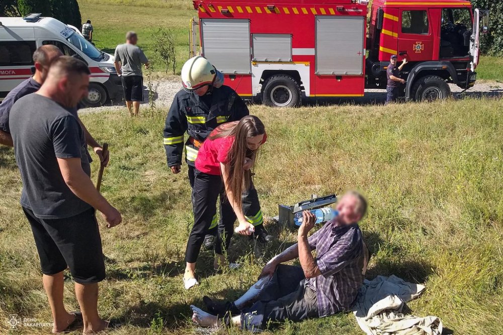 На Закарпатті під час спалювання трави постраждав 75-річний чоловік (ФОТО)