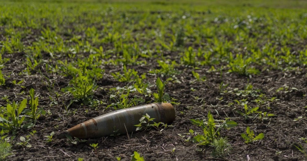 У Дніпрі рятують 20-річного хлопця, який покалічився внаслідок розриву боєприпасу