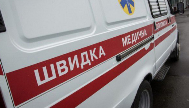 У Дніпрі на зупинці громадського транспорту виявили труп чоловіка (ФОТО)