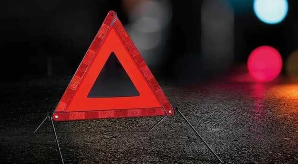 Перебуває на межі життя та смерті: у Дніпрі евакуатор збив 60-річного чоловіка