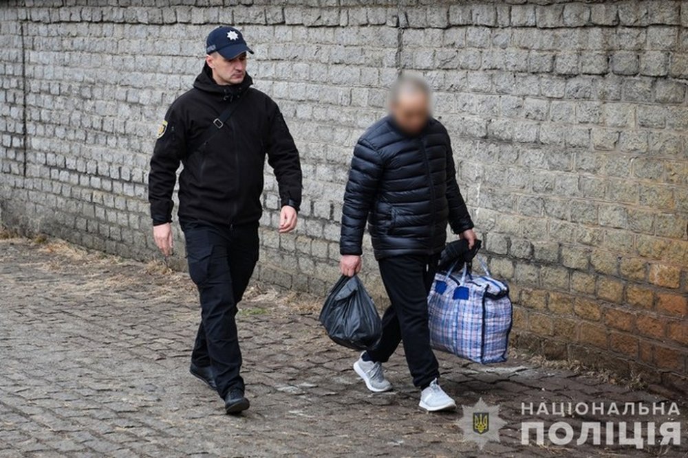 З України видворили китайця, який відбув покарання за шпигунство