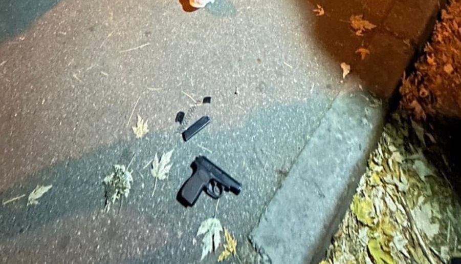 У Києві чоловіки напідпитку влаштували стрілянину (ФОТО)