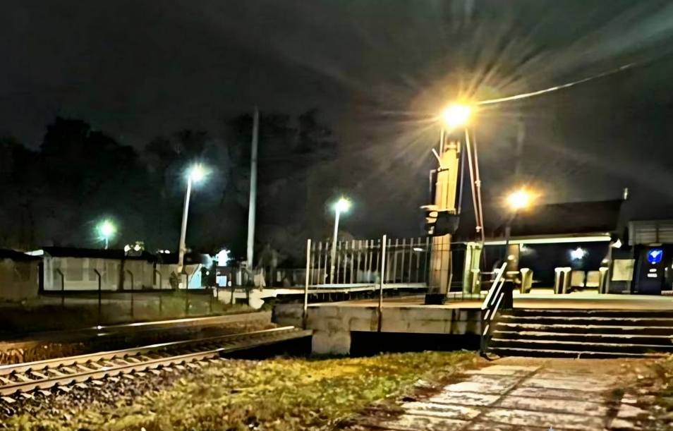 На Київщині збитий електричкою чоловік від тяжких травм помер у лікарні