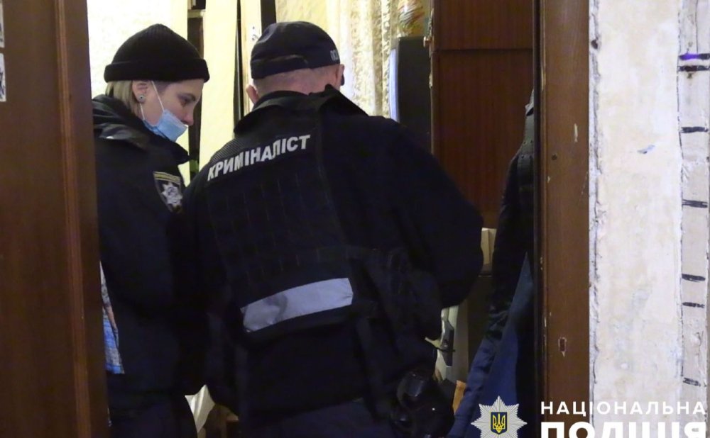 На Оболоні племінник зарізав рідного дядька: йому оголосили про підозру (ФОТО)
