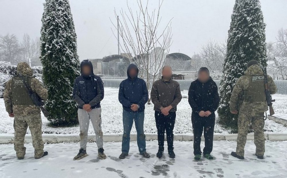 Четверо ухилянтів намагалися переплисти повноводну Тису, заплативши 400 тисяч гривень (ВІДЕО)