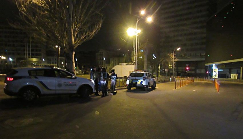 У Києві затримали студента, який влаштував різанину в центрі міста (ФОТО)