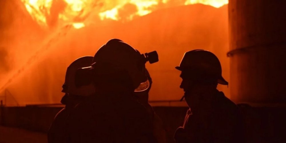 У Дніпрі під час пожежі в дев'ятиповерхівці загинули люди