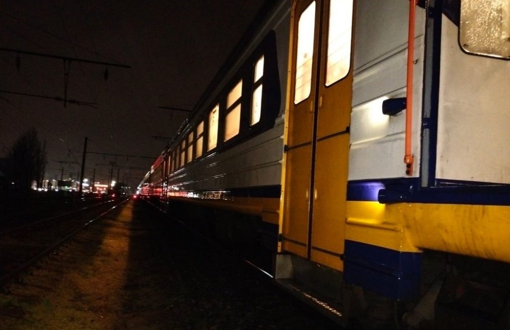 Поліція Одещини встановлює обставини та особу чоловіка, який загинув під колесами потягу