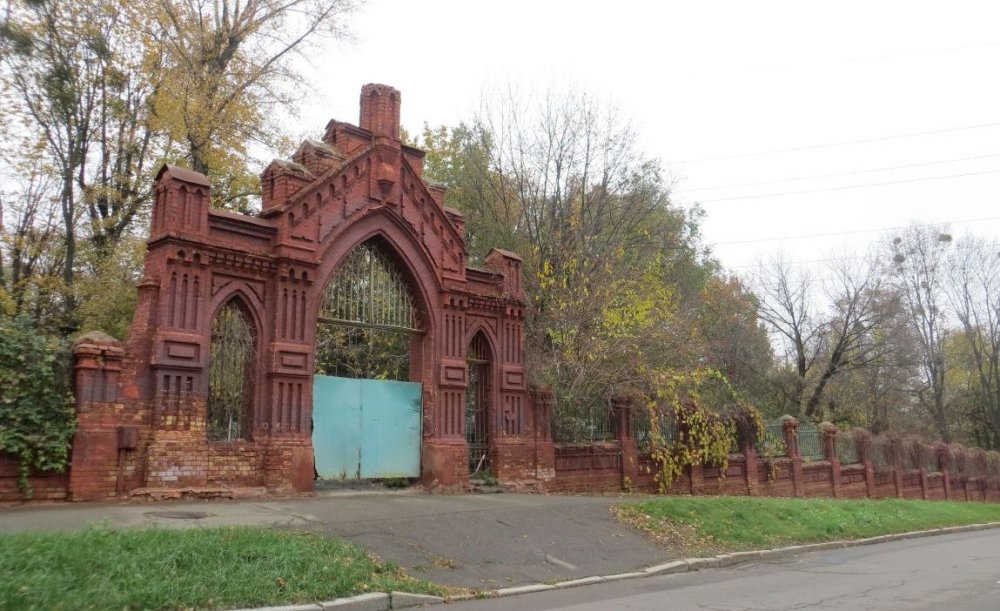 Екскерівника Байкового кладовища засуджено за 12 мільйонів збитків
