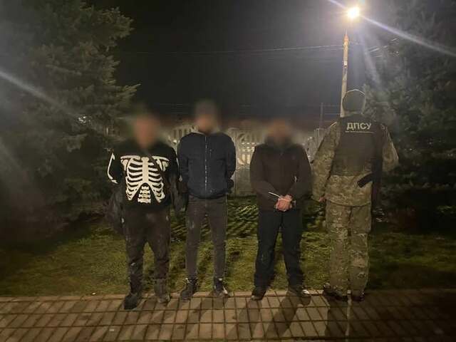 Намагалися незаконно потрапити в Угорщину: на Закарпатті застосували зброю проти ухилянтів (ФОТО)