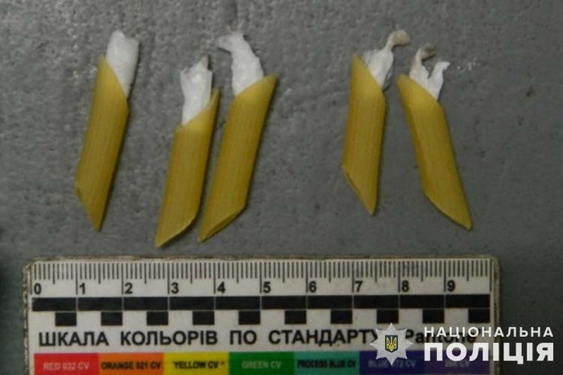 Наркотики в макаронах намагалися передати в Чортківську установу виконання покарань