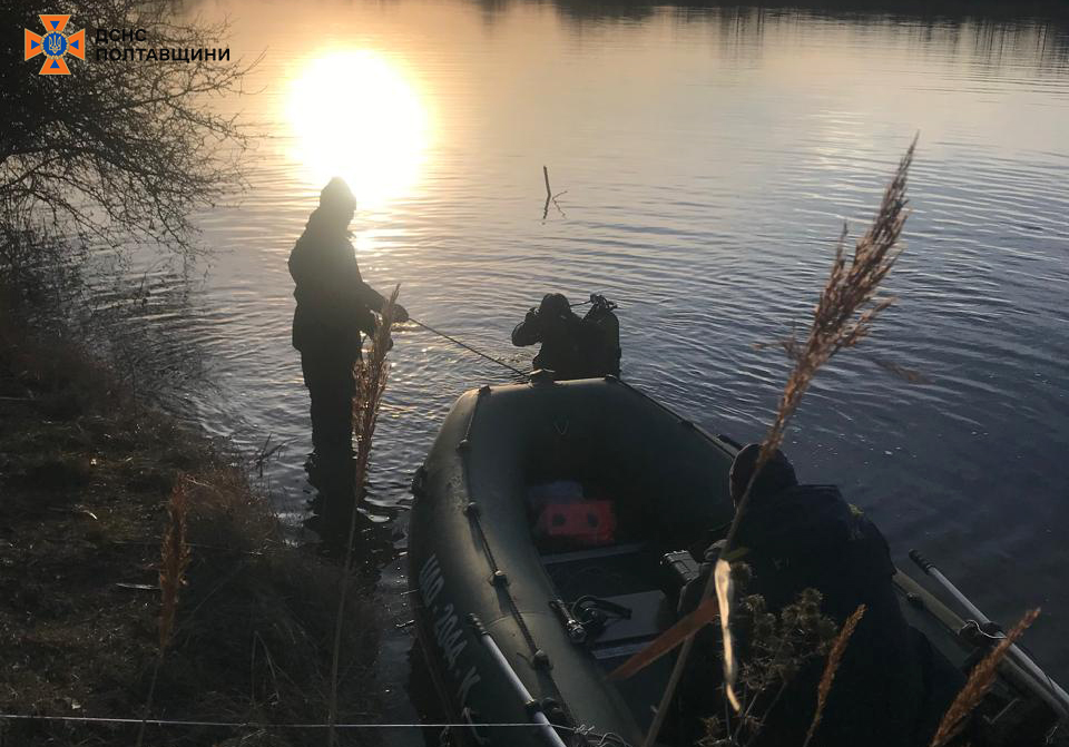 На Полтавщині рятувальники вилучили з водойми тіло потопельника (ФОТО)
