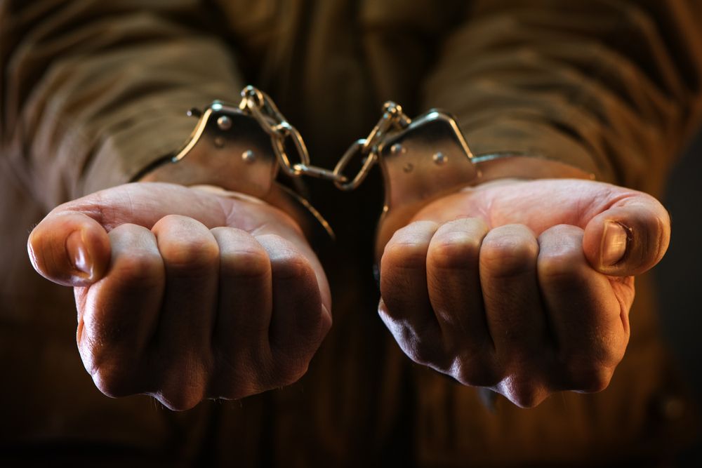 До 10 років ув’язнення засуджено конотопчанина, який через суперечки за подвір’я убив сусідку