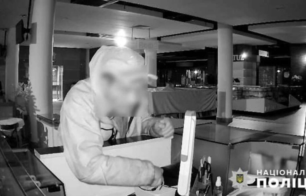 У Дніпрі спіймали крадія із «Мост Сіті», якому не вдалося сховатися від відеокамер