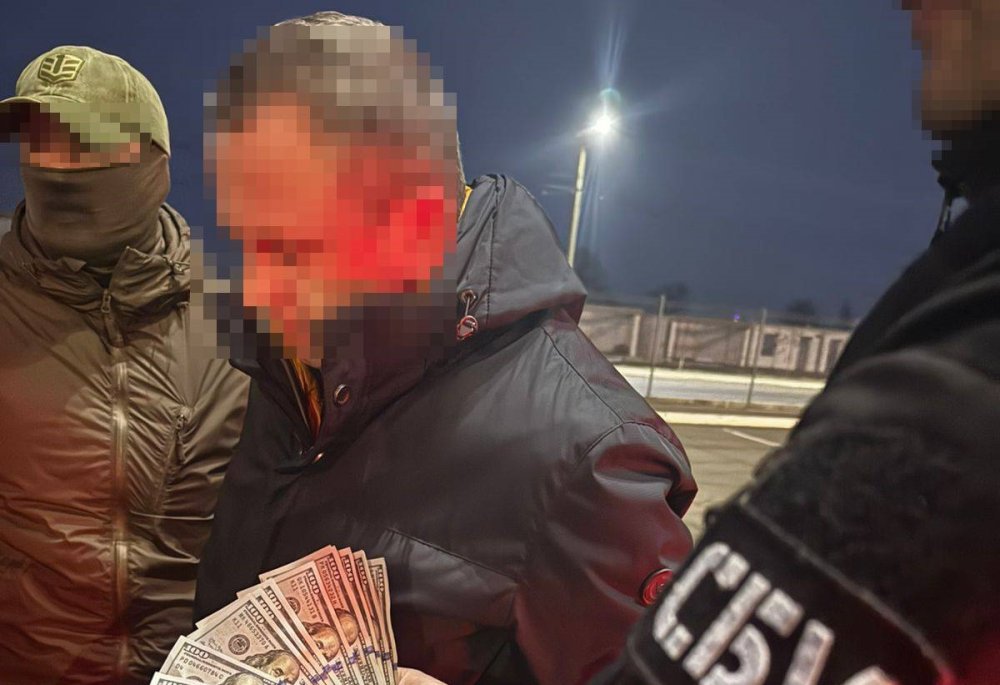 На Одещині митника викрито у вимаганні та отриманнні хабаря