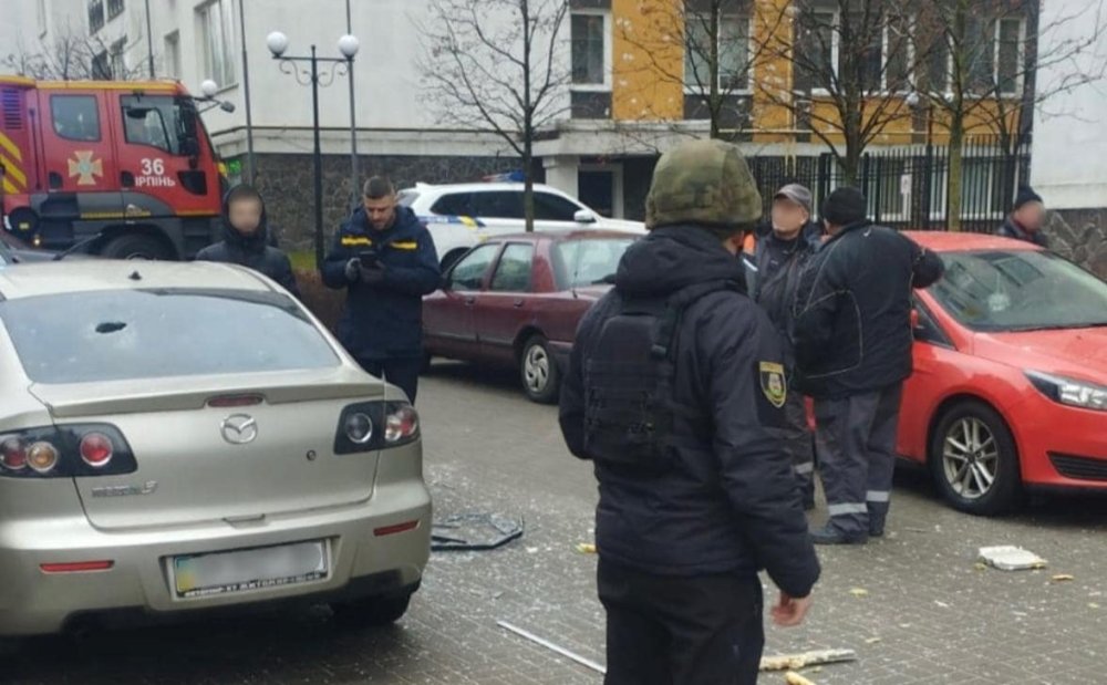 У багатоповерхівці в Ірпені стався вибух: поліція з’ясовує обставини (ФОТО)