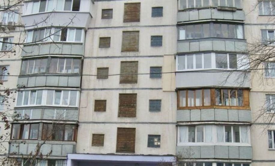 Продали чужу квартиру, в якій мешкали люди: у Києві судитимуть двох шахраїв