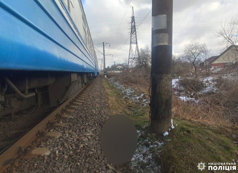 На Рівненщині під потягом «Львів-Здолбунів» загинув 27-річний чоловік