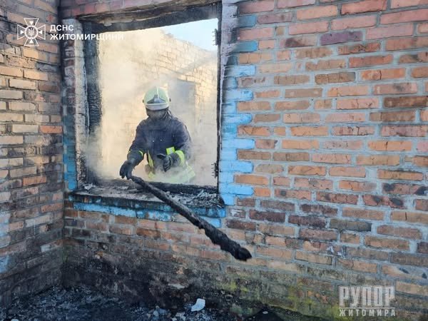 Трагедія на Житомирщині: пожежа забрала життя чотирьох людей, серед них діти (ФОТО)