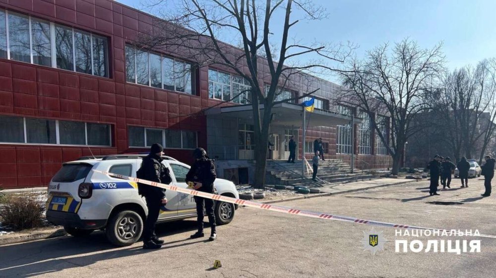У Дніпрі після вибуху евакуювали дітей зі школи: подробиці від поліції