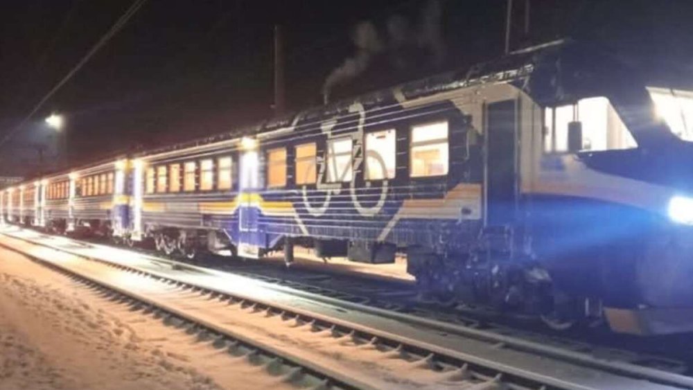 Пасажирський поїзд "Дніпро-Харків" насмерть збив чоловіка