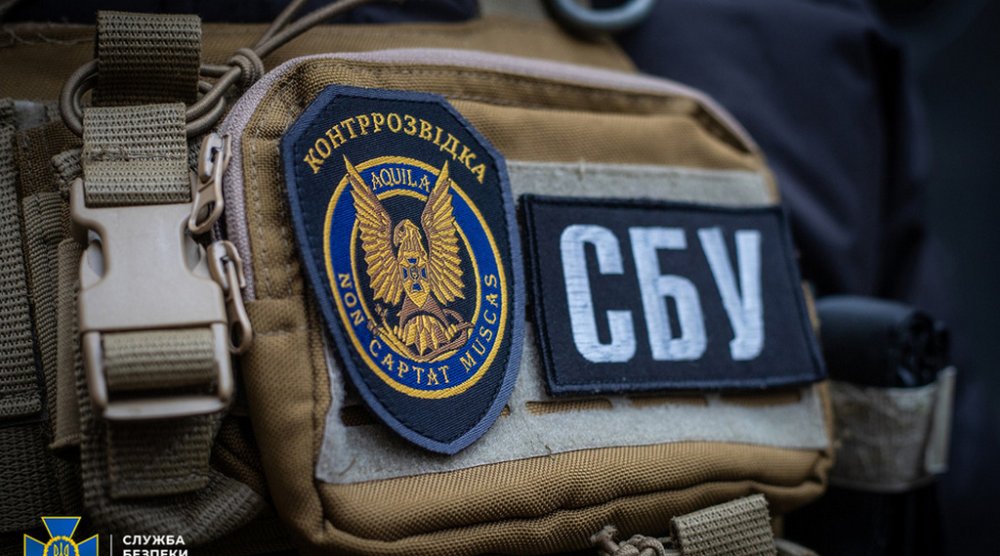На Донеччині військовослужбовець вимагав гроші у громадян, видаючи себе за працівника СБУ