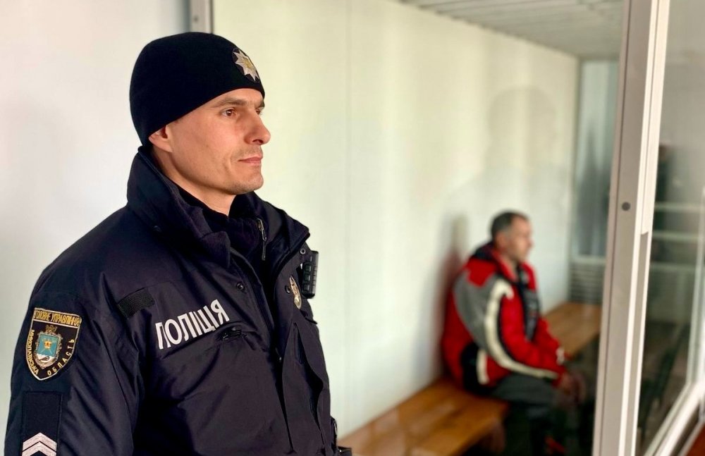 На Миколаївщині обрано запобіжний захід чоловіку, який погрожував підірвати гранатой сусіда (ФОТО)