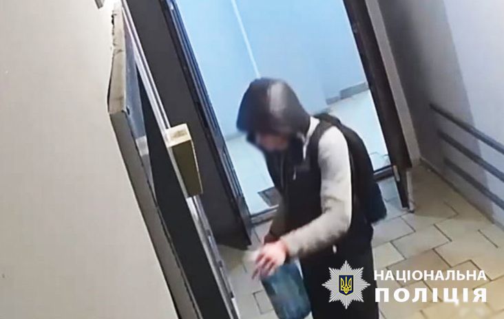 У Дарницькому районі чоловік підпалив ліфтову кабіну, щоб помститися знайомій (ФОТО)