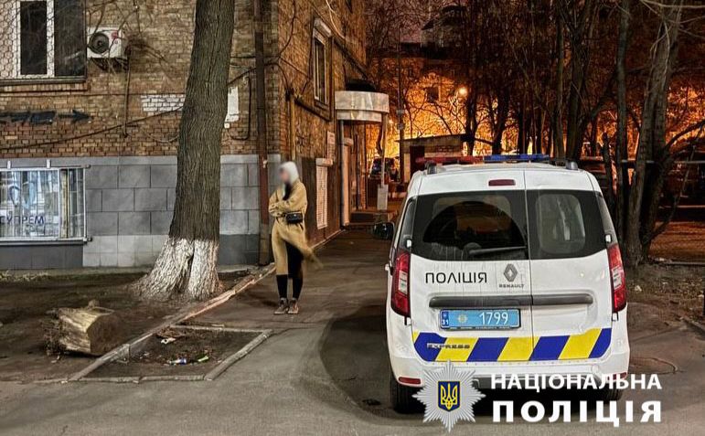 У Голосіївському районі жінка пропонувала поліції хабар за дозвіл на роботу підпільного грального закладу