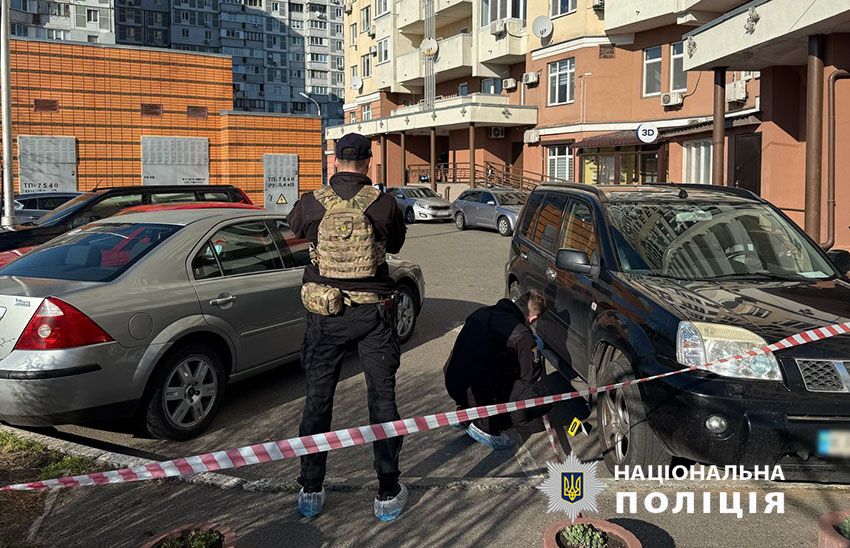 Столичні правоохоронці спіймали підозрюваного, який вистрелив чоловіку у голову на Оболоні