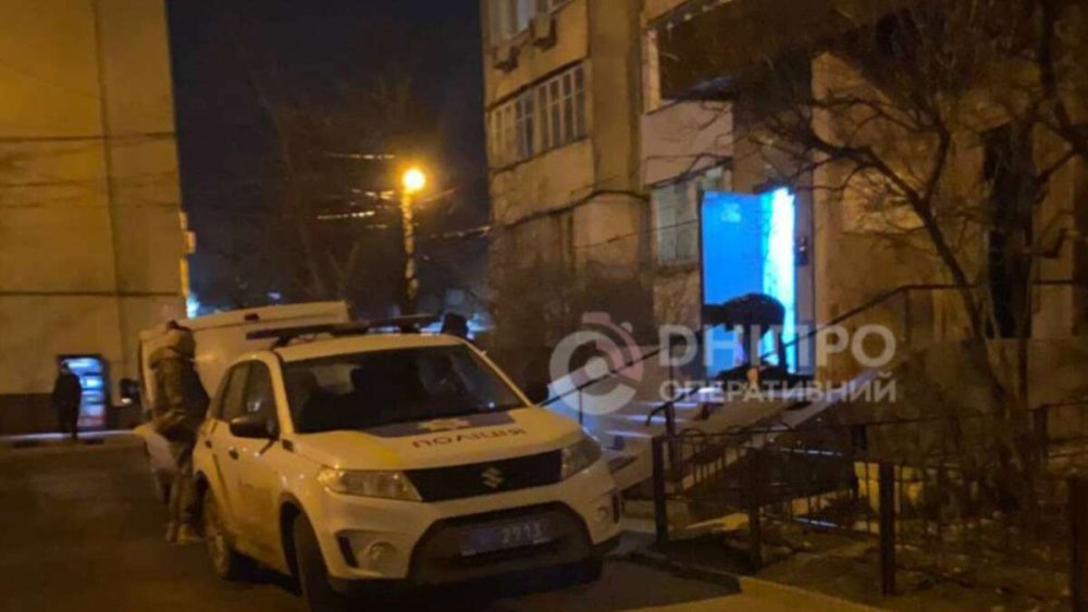 У Дніпрі біля під'їзду на ж/м Покровський виявили труп: що говорять у поліції