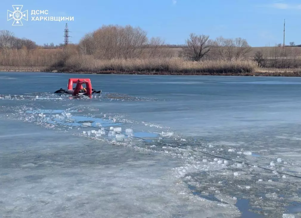На Харківщині водолази ДСНС дістали з водойми тіло загиблого чоловіка