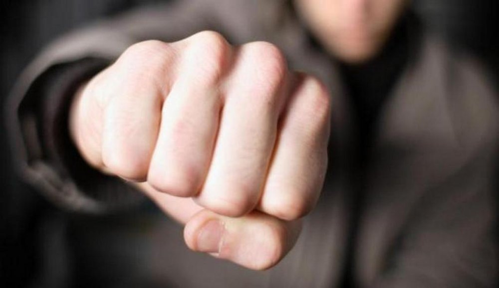 У Рівному на ринку торговець побив підлітка: що спричинило агресію