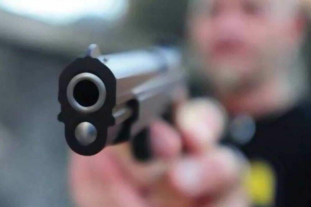 У Луцьку суд заґратував чоловіка, який погрожував пістолетом працівникам ТЦК та пересічним людям
