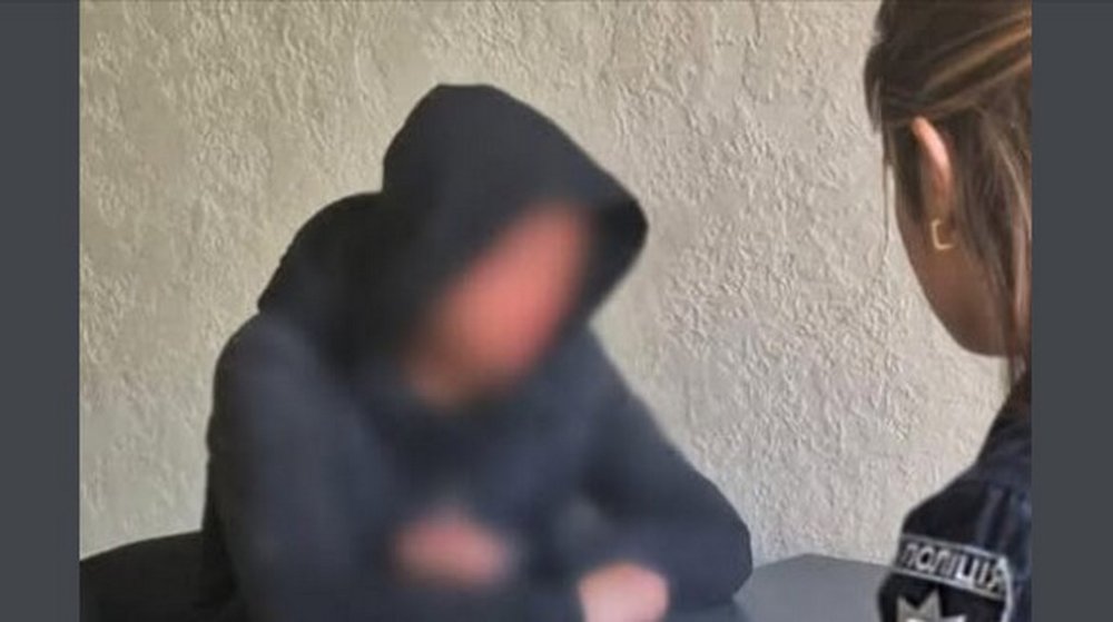 Вдерлися до оселі, катували та відібрали кошти: поліцейські повідомили про підозри у злочинах чотирьом жителям Житомирщини