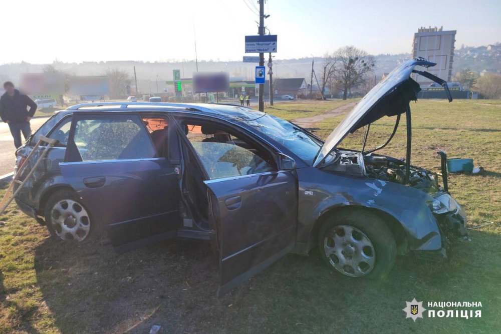 В Умані легковик пошкодив газову трубу та перекинувся, водій втік, але повернувся (ФОТО)