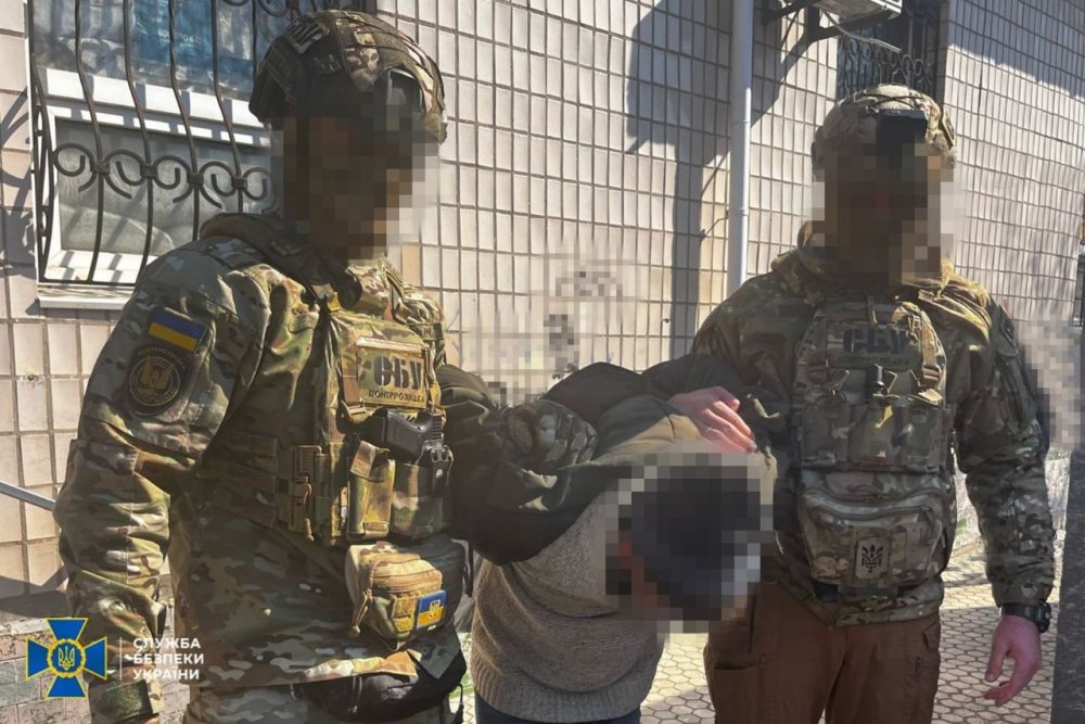 Мав залишити сумку із вибуховим пристроєм біля будівлі ТЦК: у Херсоні затримали диверсанта-смертника