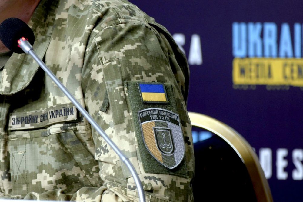 В Одесі група невідомих заблокувала автобус, який віз військовозобов'язаних