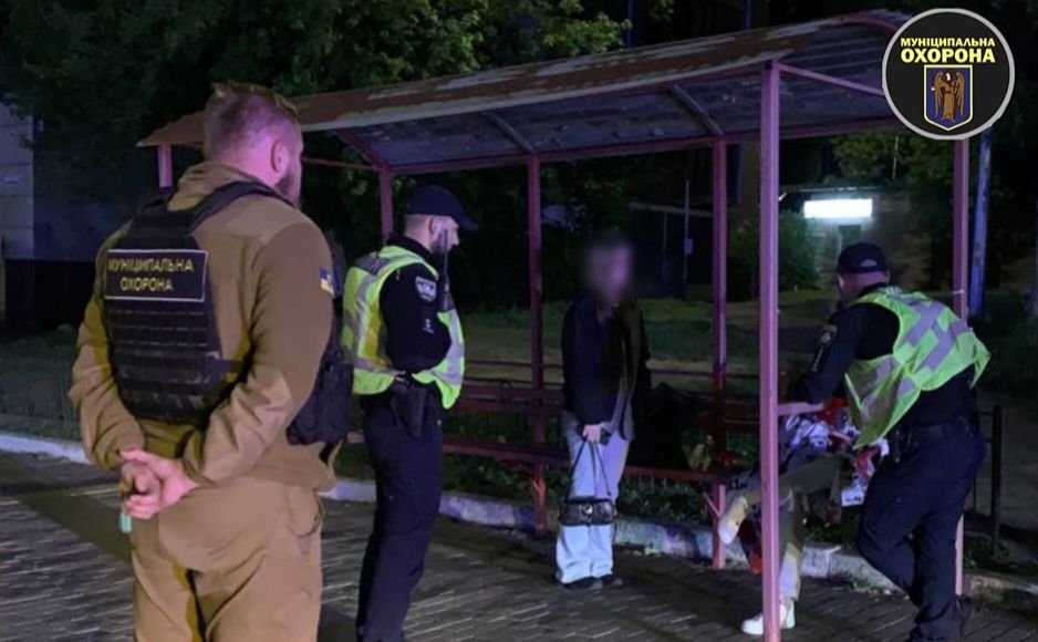 В Києві п’яні молодики знайшли цікавий спосіб, як дістатися додому у комендантську годину (ФОТО)