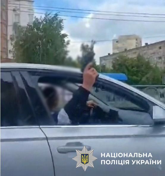 У столиці затримали двох чоловіків, які влаштували стрілянину в Дарницькому районі (ФОТО)
