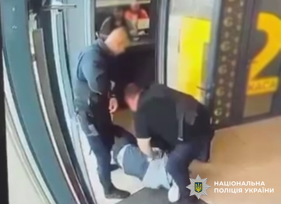 У Києві судитимуть студента-грабіжника, який погрожував підірвати пункт обміну валют