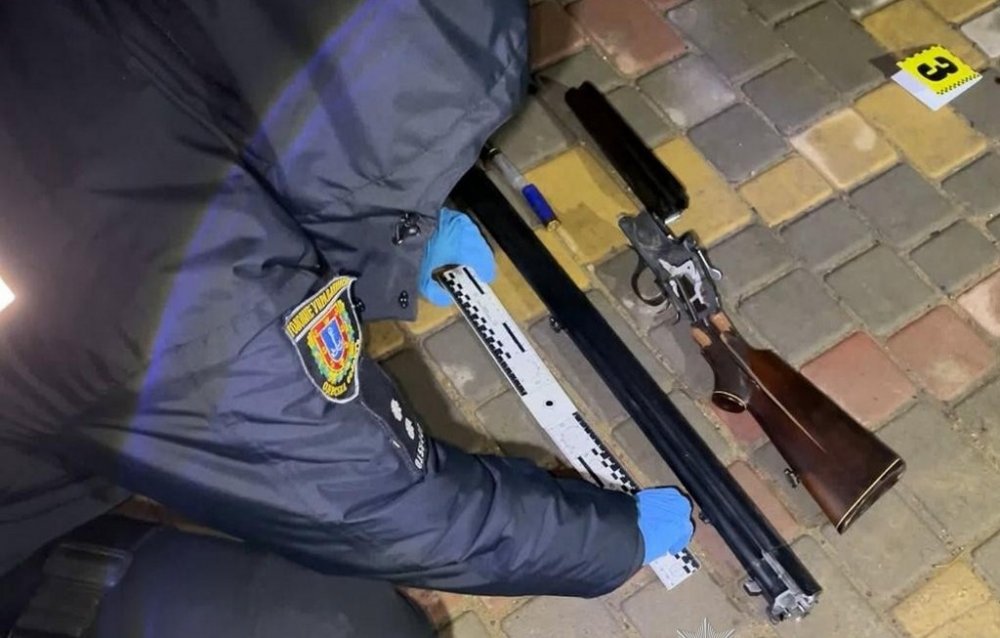 Стрілок, який відкрив вогонь з рушниці у кафе і поранив чотирьох людей, сяде в тюрму