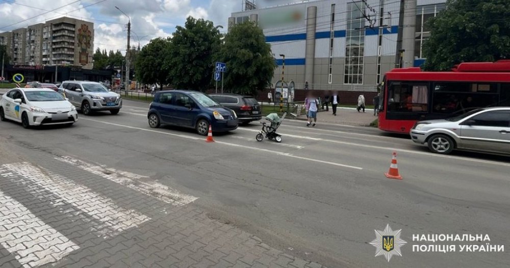 У Чернівцях легковик на пішохідному переході збив чотирирічну дитину