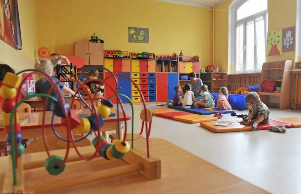 У приватному дитсадку, де травмувався хлопчик, у вихователів і директорки виявили підроблені медичні книжки