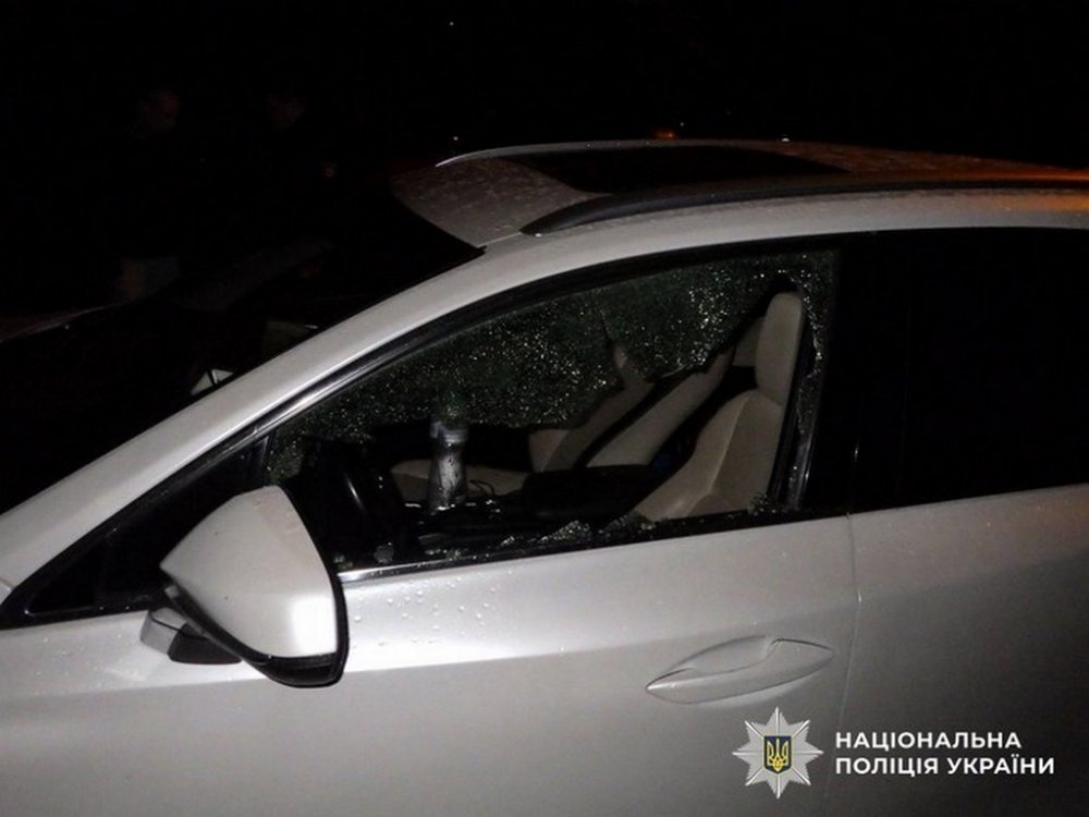 У Києві затримали чоловіка, який викрав з автівки підприємця 100 тисяч гривень