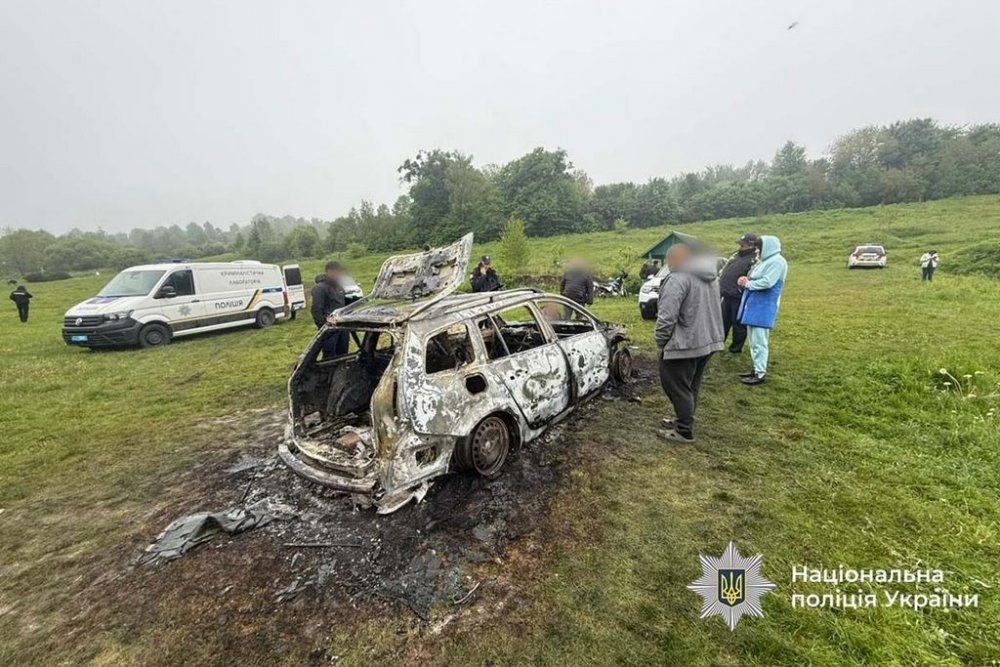 На Тернопільщині у палаючому авто виявили тіло 19-річного юнака