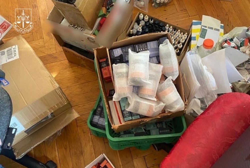 У Києві викрито схему з продажу наркотичних засобів під виглядом медичних олій