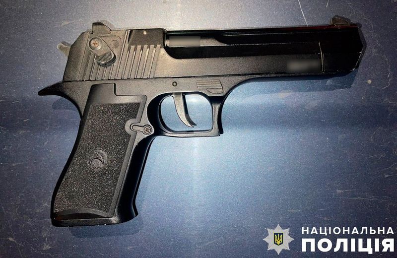 В Івано-Франківську перед судом постане чоловік, який стріляв у поліцейського